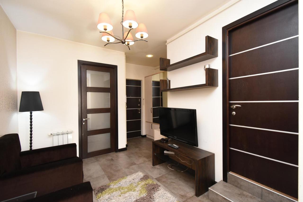 Galaxy Inn Luxury Hostel In Center Yerevan Bagian luar foto