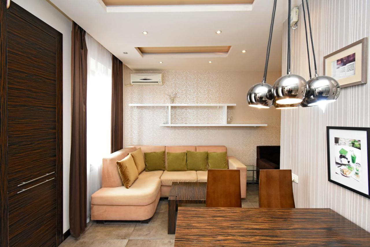 Galaxy Inn Luxury Hostel In Center Yerevan Bagian luar foto
