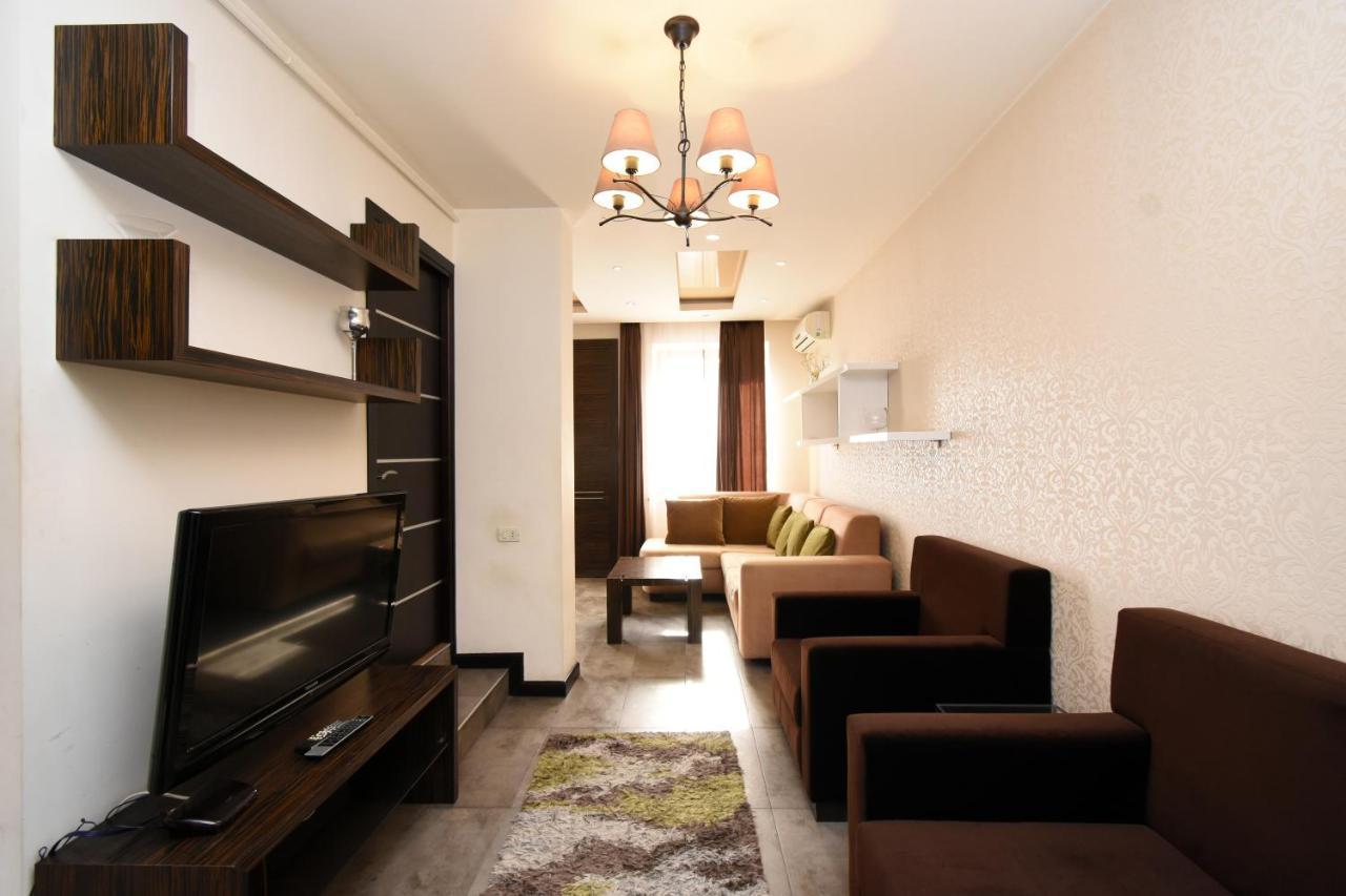 Galaxy Inn Luxury Hostel In Center Yerevan Bagian luar foto