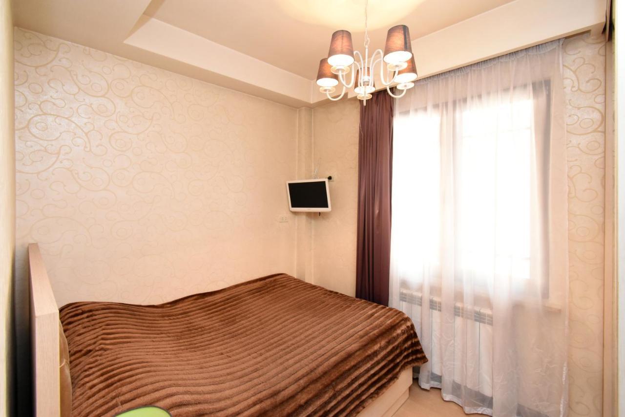 Galaxy Inn Luxury Hostel In Center Yerevan Bagian luar foto