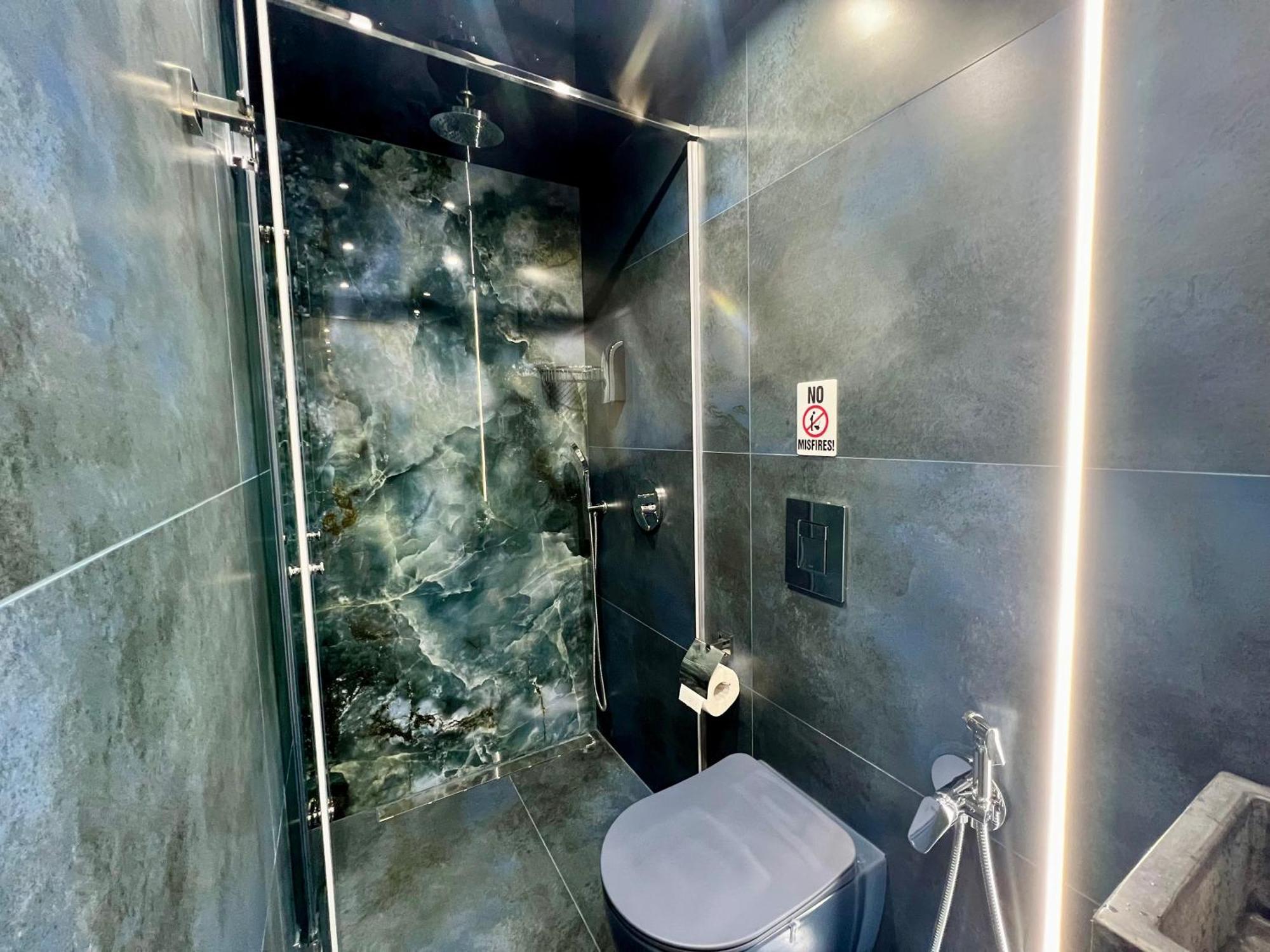 Galaxy Inn Luxury Hostel In Center Yerevan Bagian luar foto